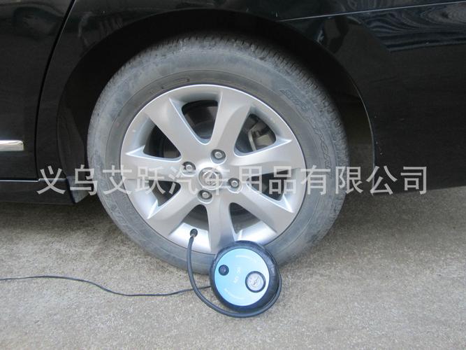 产品名称:迷你车载充气泵 产品产地:中国大陆 工作电压:dc12v 工作